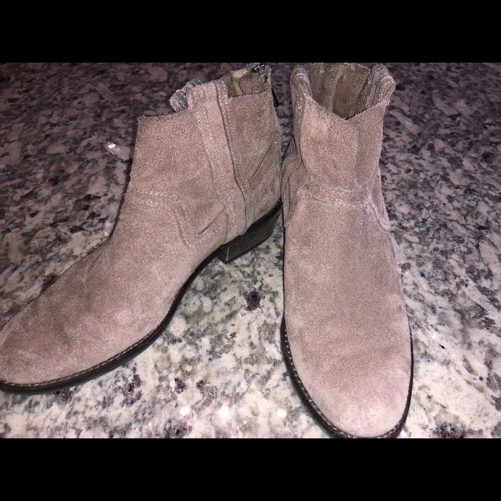 SOLD OUT Dolce Vita genuine suede bootie size 6